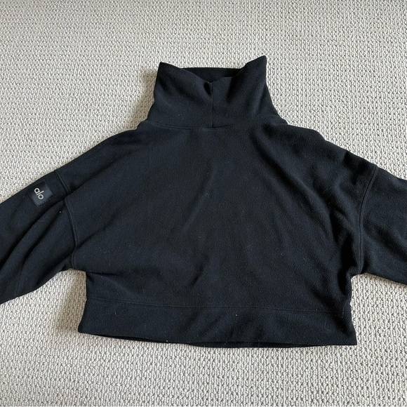 Alo Yoga Cropped Warm Up Pullover - Picture 2 of 7